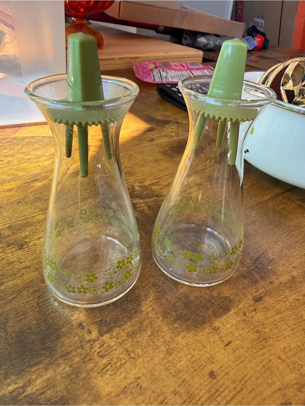 Vintage Pyrex salt & pepper shaker spring blossom
